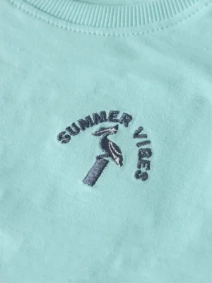 CAMISETA LOGO BORDADO