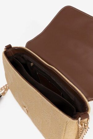 CARTERA DE COLOR BEIGE CLARO CON TEXTURA