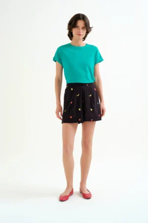 PANTALON CORTO 100% ALGODON NEGRO CON BORDADO DE ENSALDA DE FRUTAS