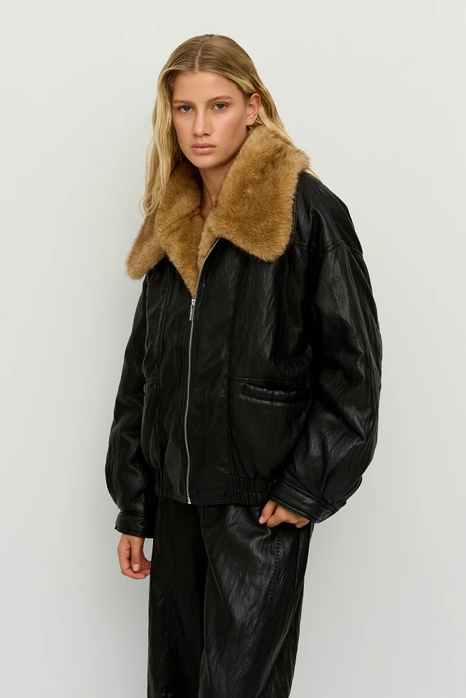 CHAQUETA CON CAPUCHA DE PELO - Imagen 2