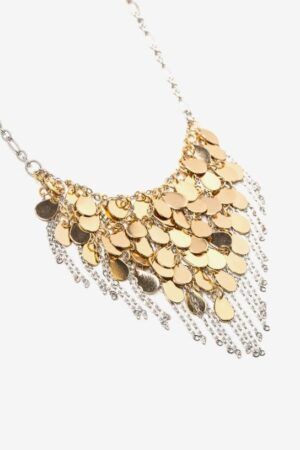 COLLAR CON CADENA PLATEADA Y MONEDAS DORADAS