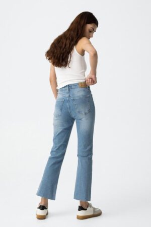 PANTALÓN VAQUERO CROPPED FLARE MEGAN