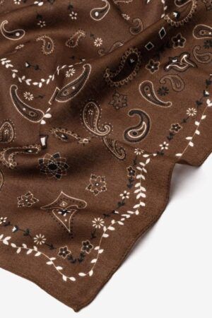 BANDANA CUADRADA ESTAMPADO PAISLEY