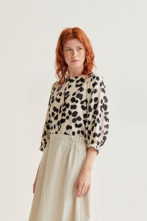 CAMISA CON ESTAMPADO DALMATIAN