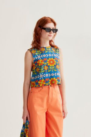 TOP CON ESTAMPADO GARDEN