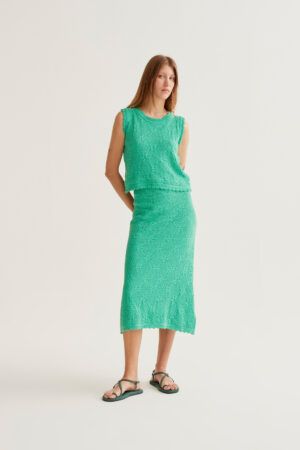 FALDA MIDI CON BORDADO ENCADENADO VERDE